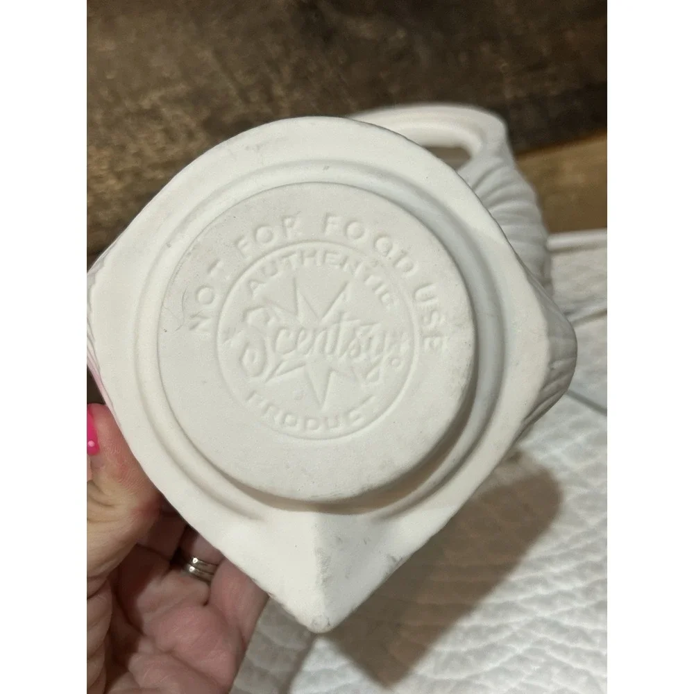 Scentsy whoot white